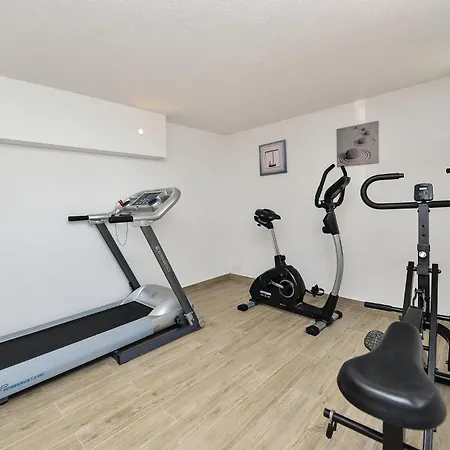 Apartment Lovely In Rogoznica With Sauna