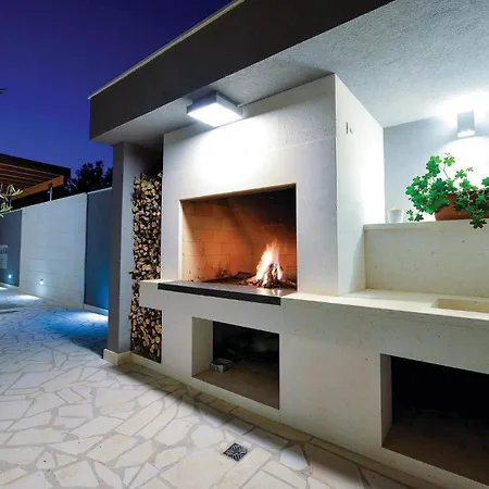 Apartment Lovely In Rogoznica With Sauna *